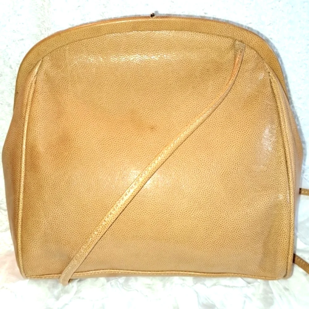 ALBERT Nopin Vintage Shoulder Bag. Tan. Gold Tone Rivet Embellished.